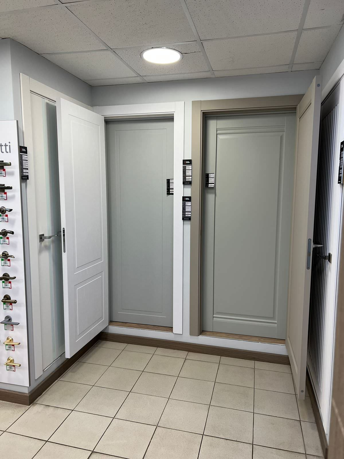 Интерьер магазина-салона Киров, Герцена, 88, цокольный этаж