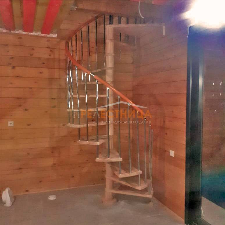 Винтовая лестница из бука Spiral Color D140