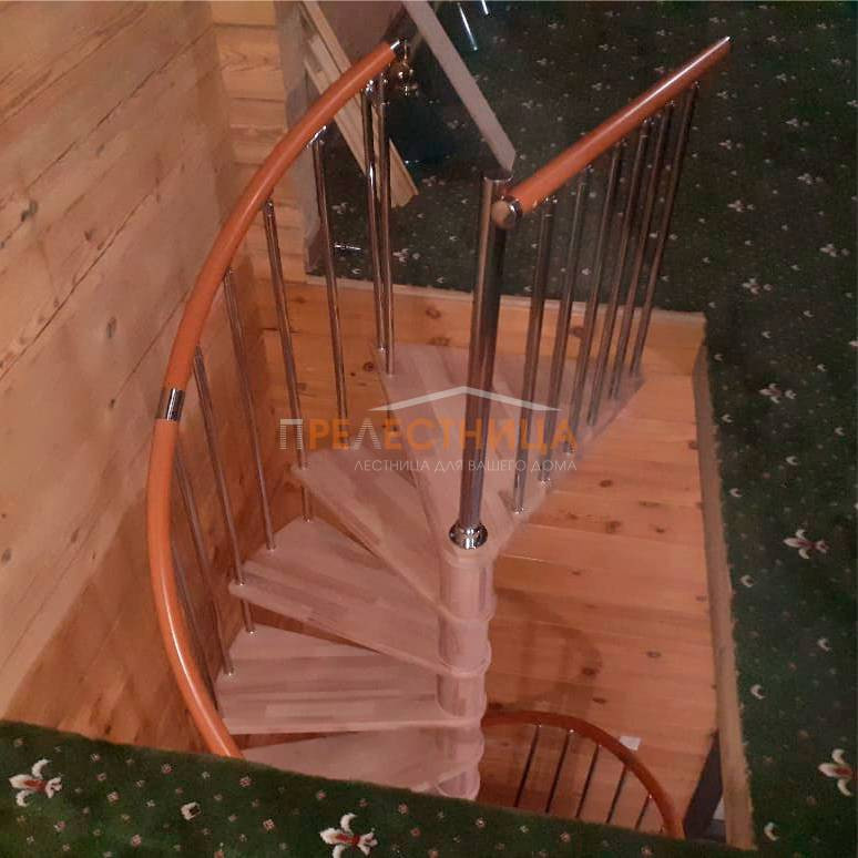 Винтовая лестница из бука Spiral Color D140