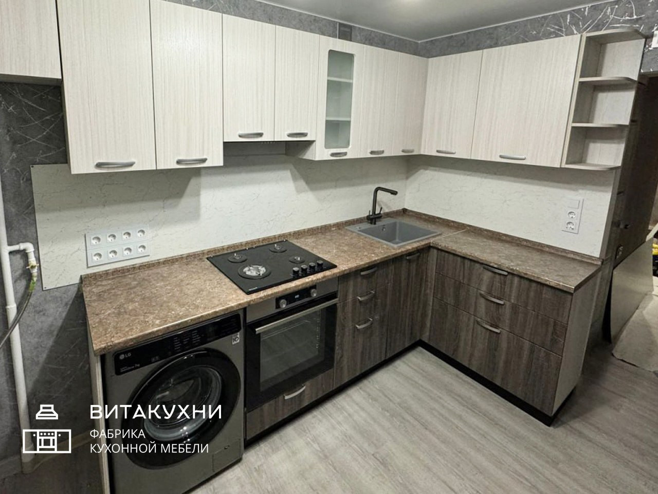 Удобная угловая кухня