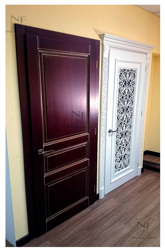 WOODEN INTERIOR DOORS WITH PATINA