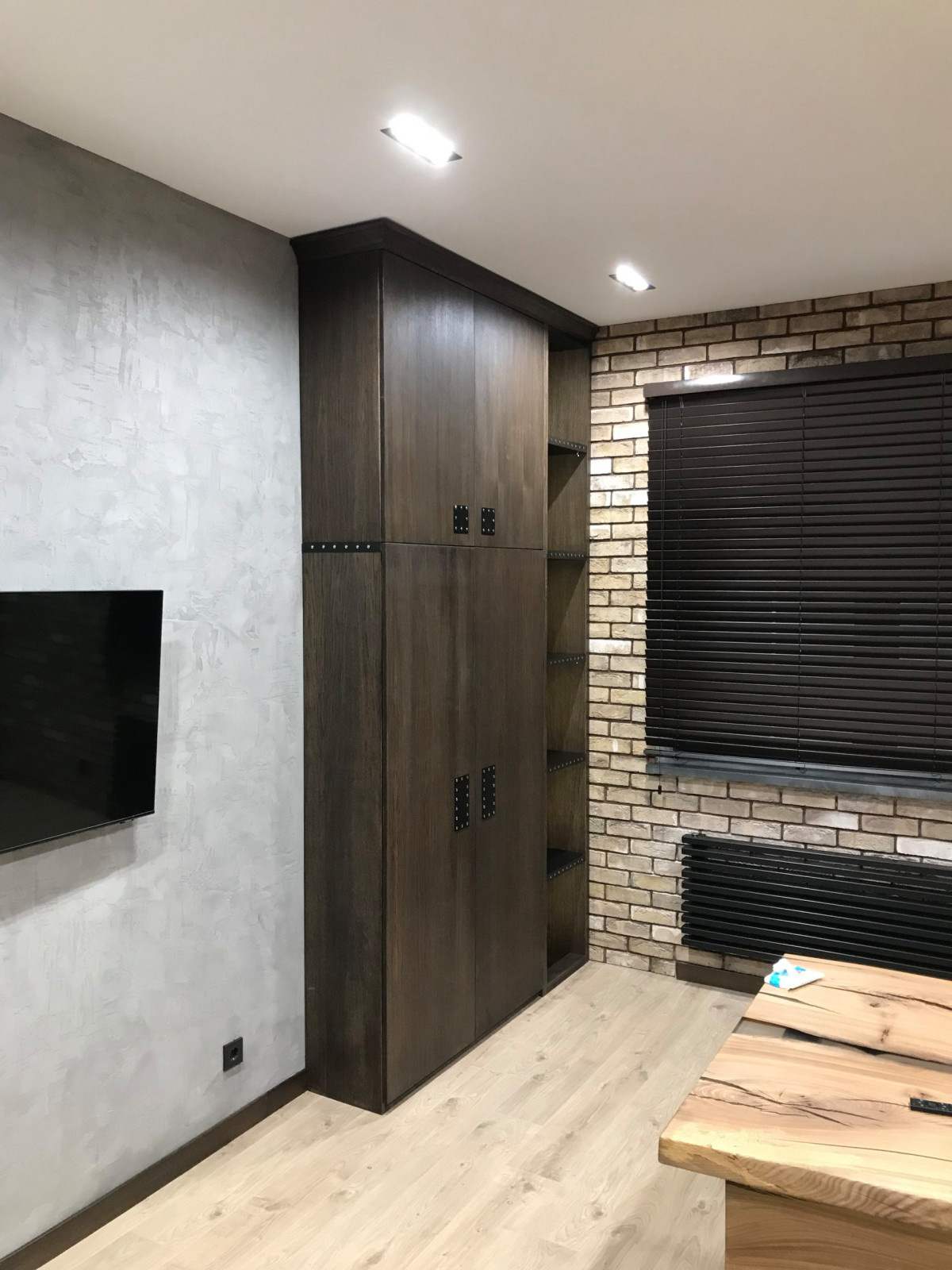 Шпонированный шкаф из дуба