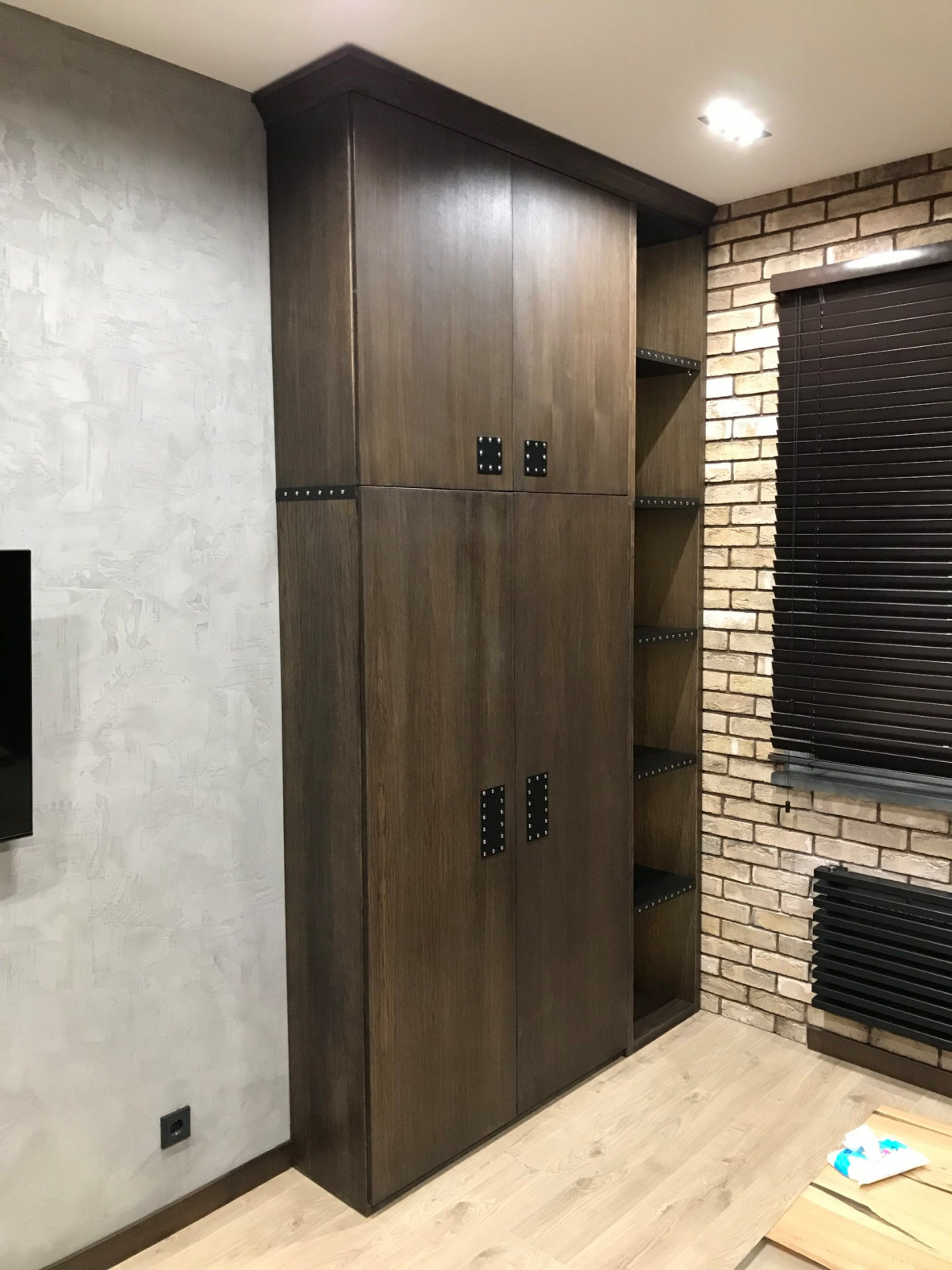 Шпонированный шкаф из дуба