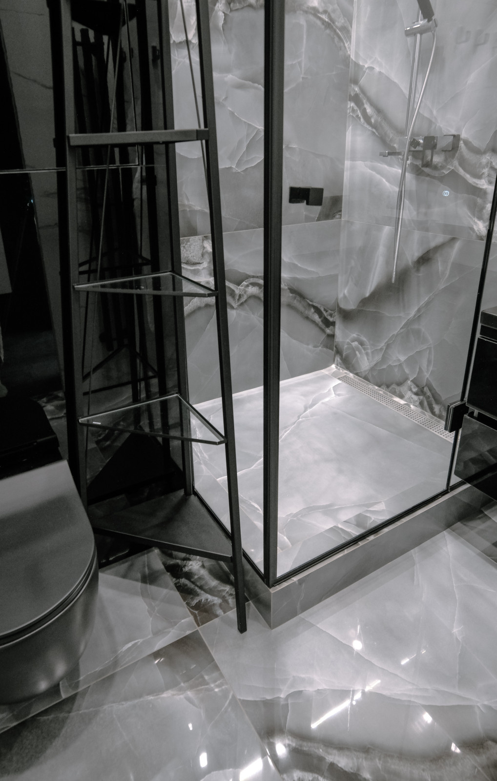 Двушка на набережной