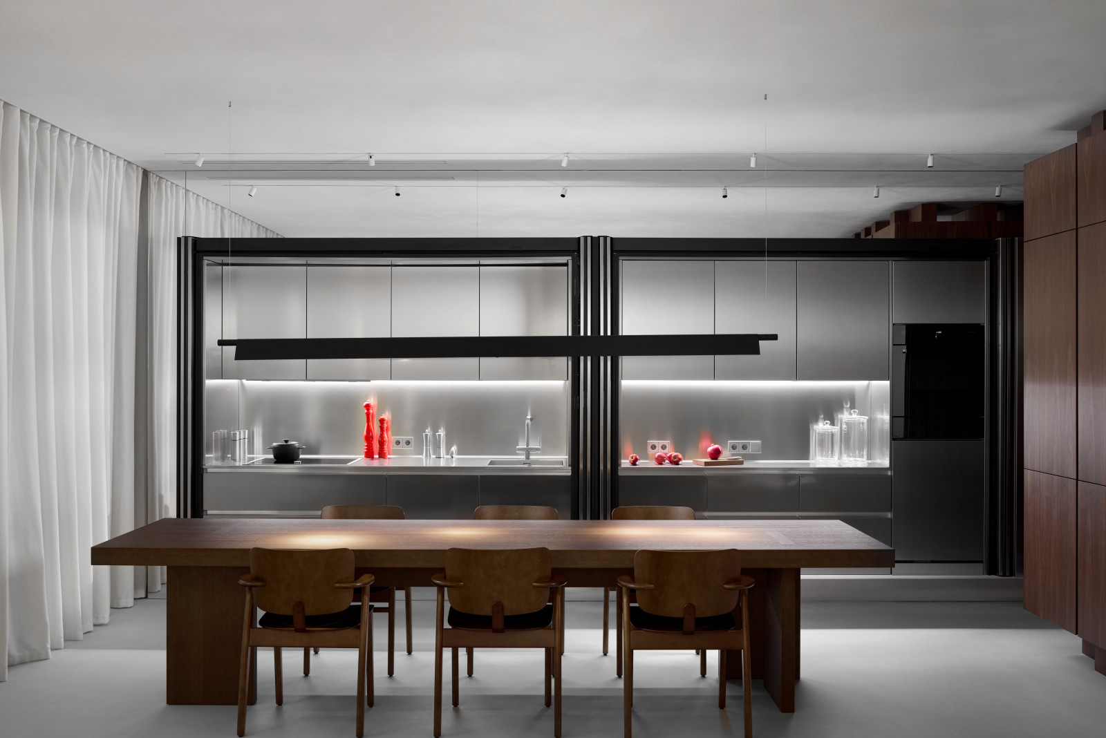 Кухня в металле