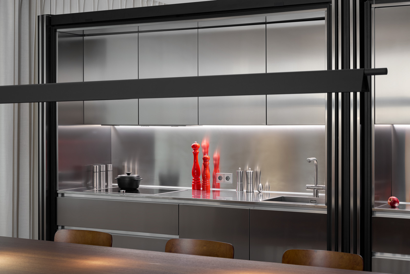 Кухня в металле