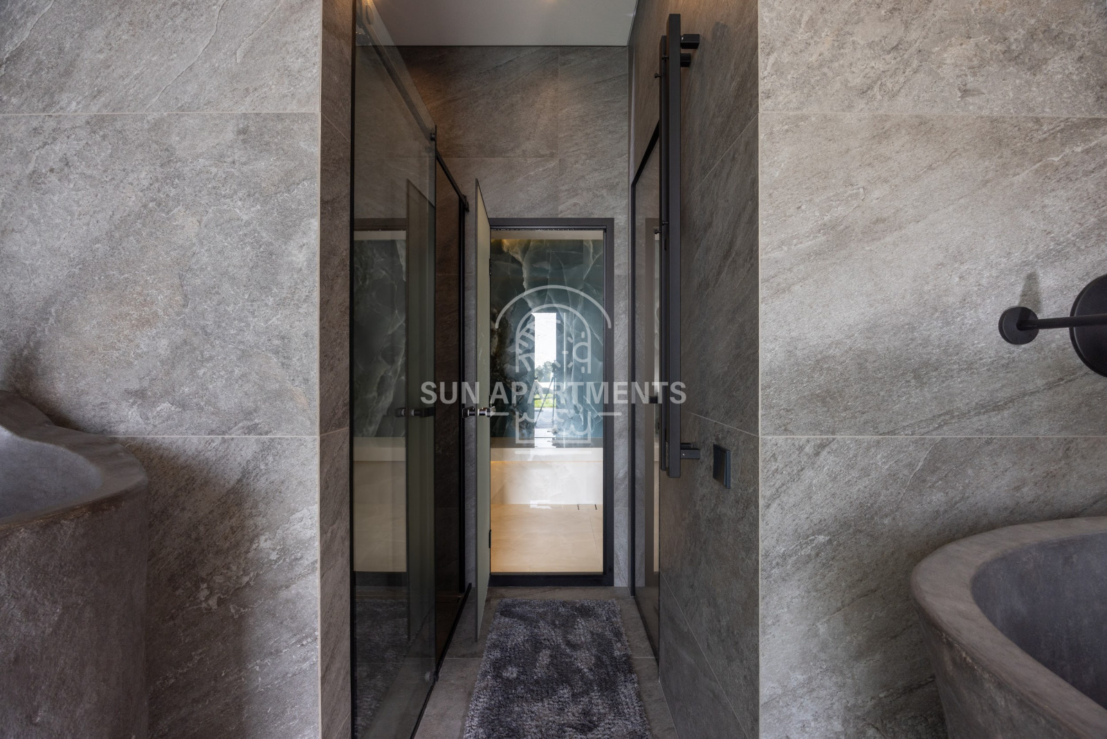 Реализация: Дом 600 м.кв в г.Сочи