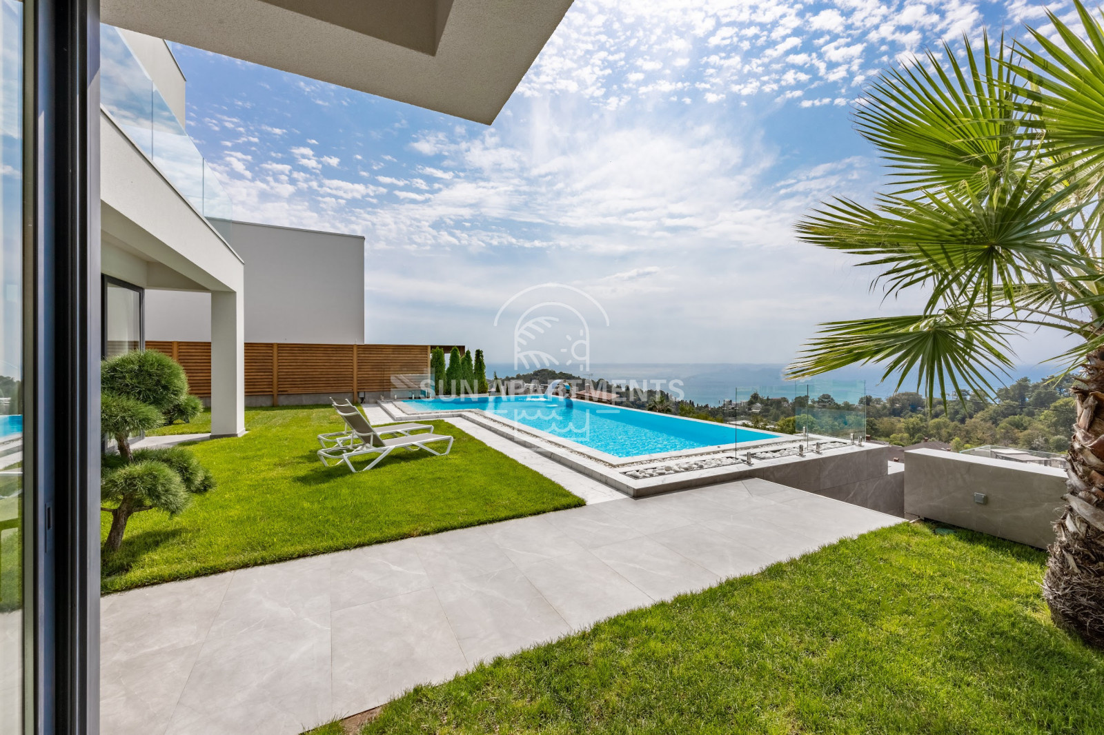 Реализация: Дом 600 м.кв в г.Сочи