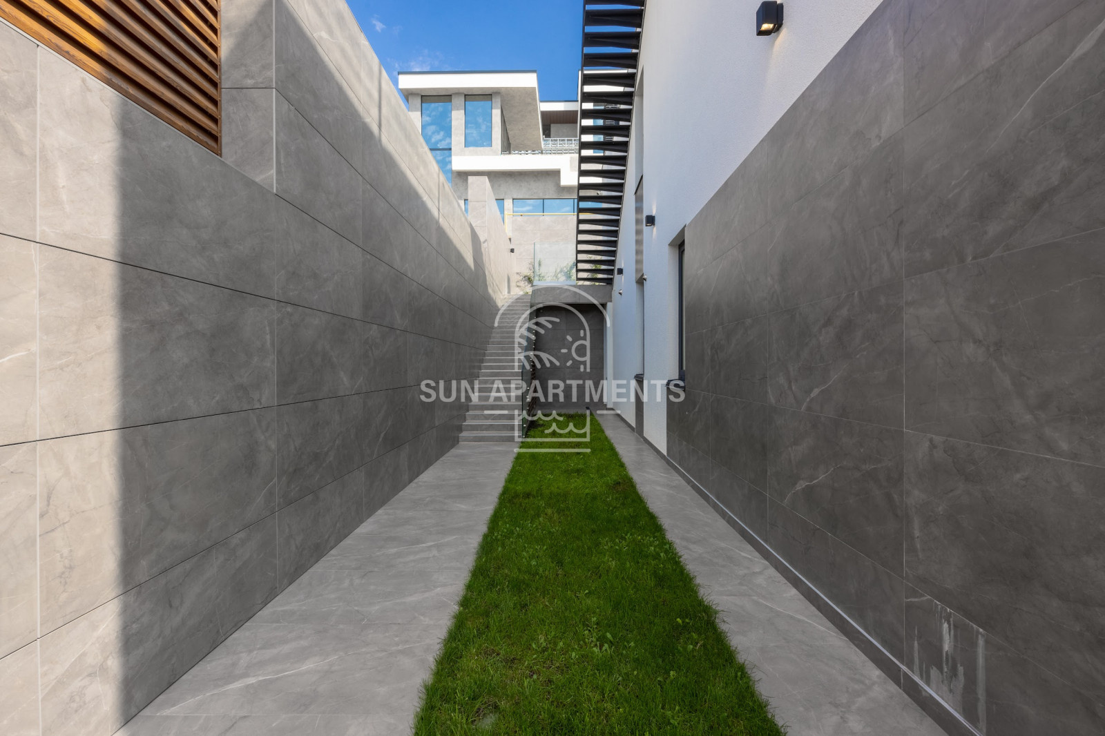 Реализация: Дом 600 м.кв в г.Сочи