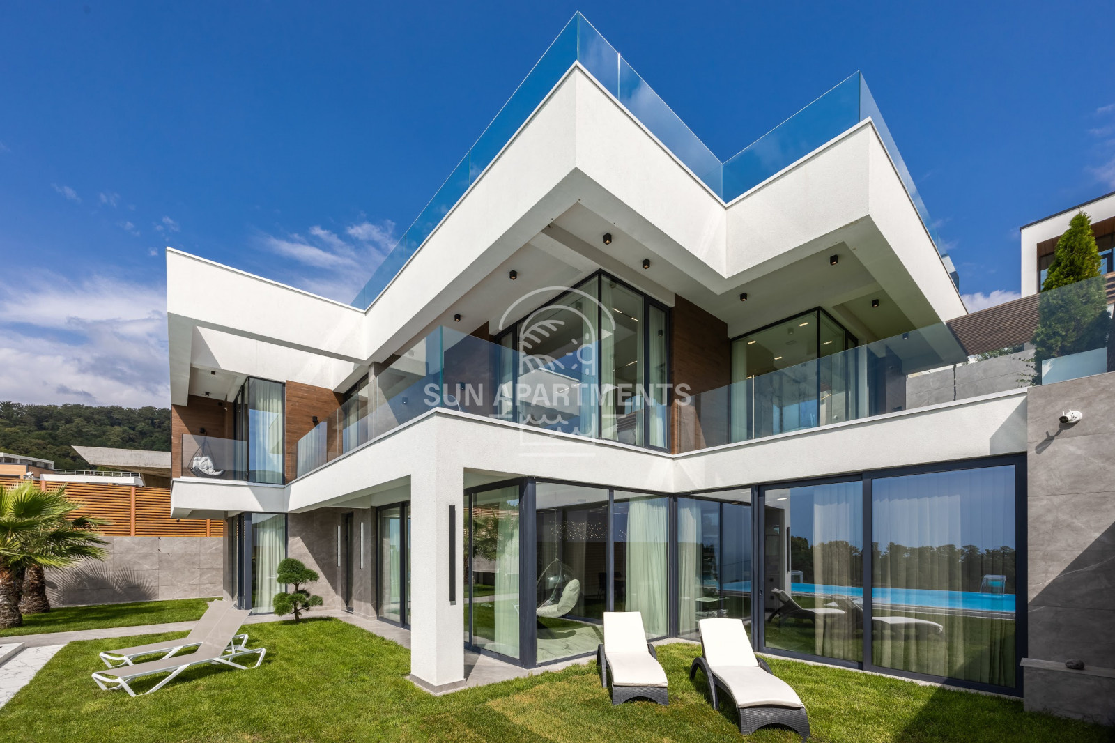 Реализация: Дом 600 м.кв в г.Сочи