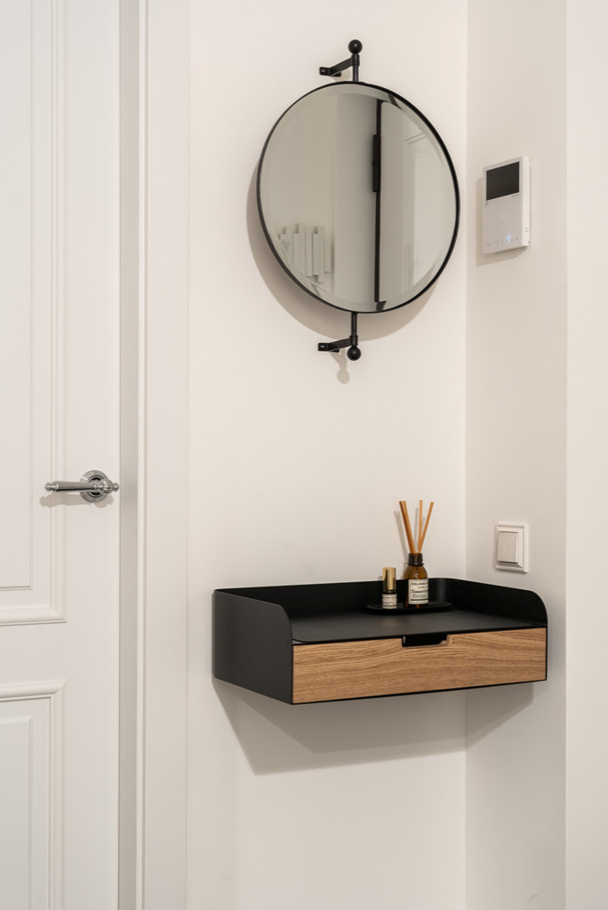 Белая кухня-гостиная в лучших традициях