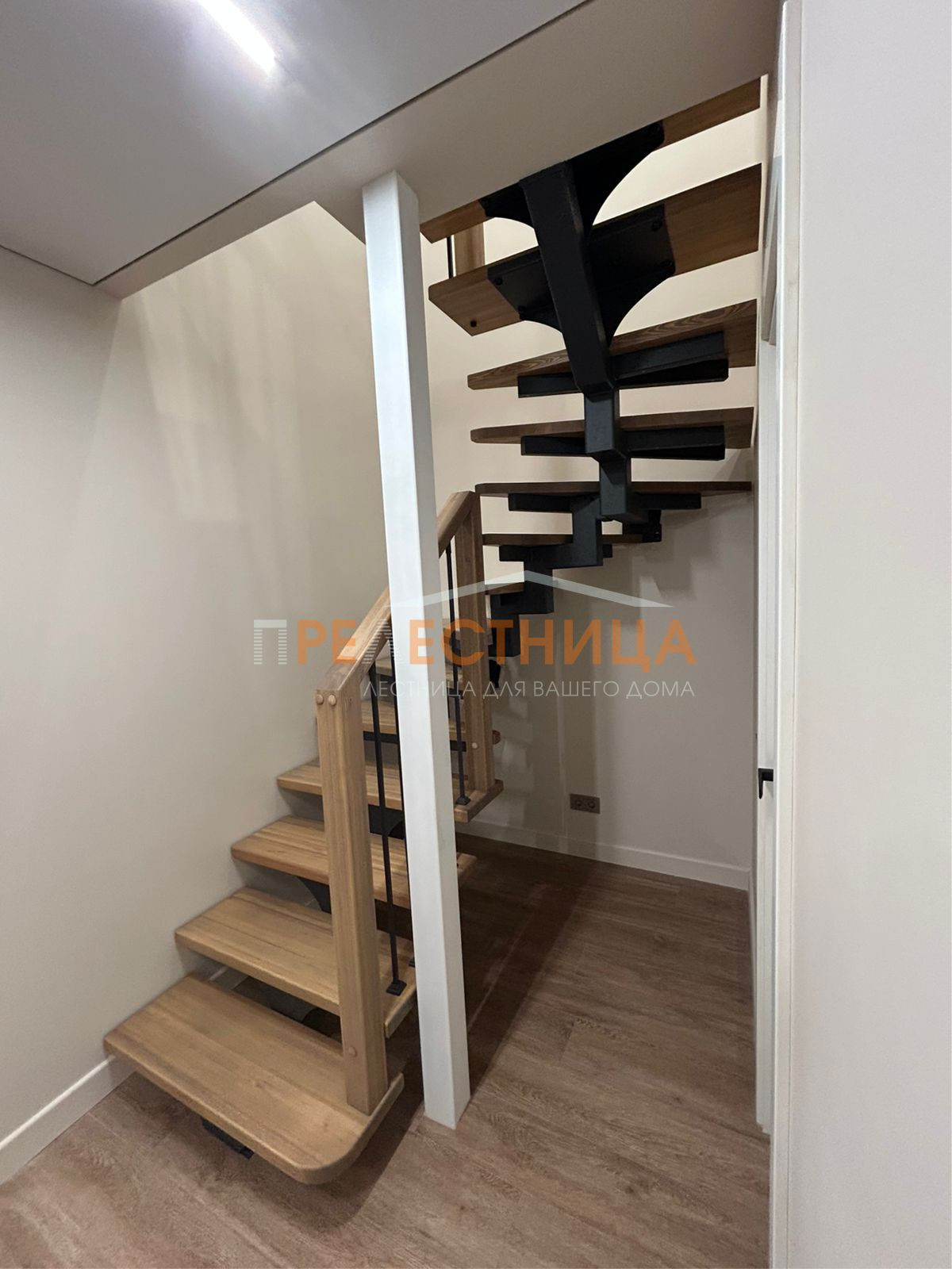 Лестница на центральном косоуре Ассоль-57