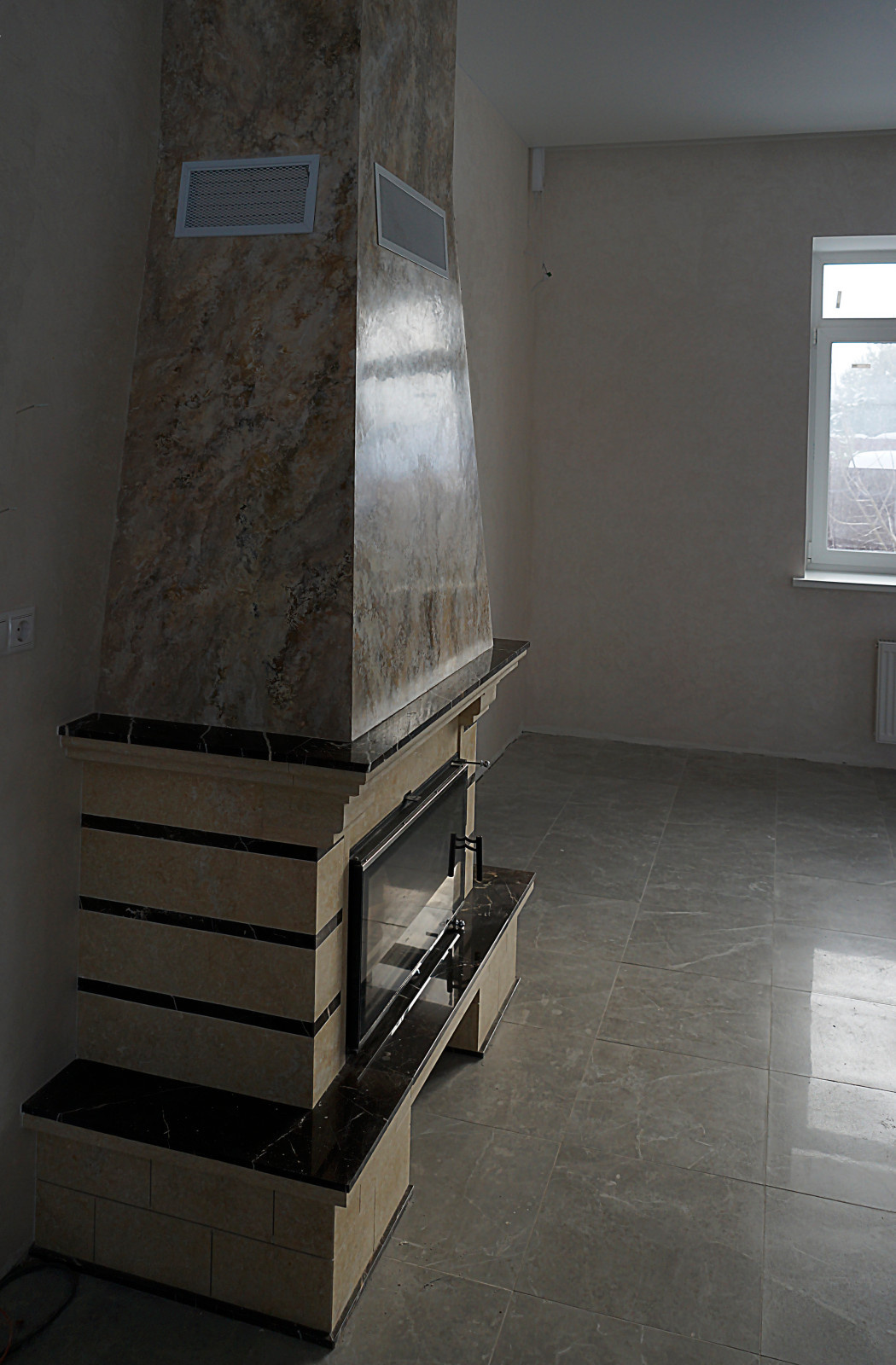 Венецианская штукатурка под мрамор, камин