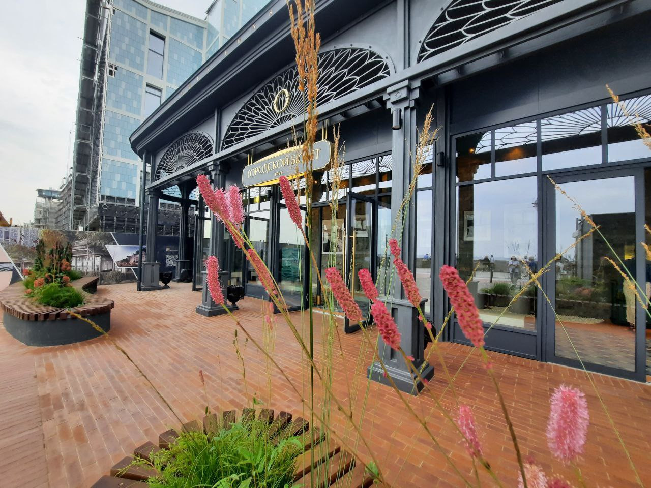 Озеленение территории возле Бювета в Светлогорске