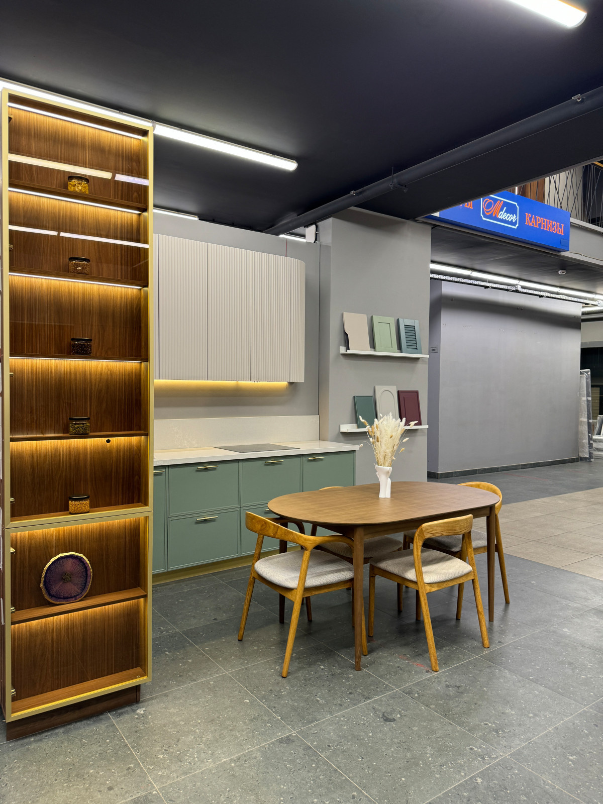 Кухня в шоуруме