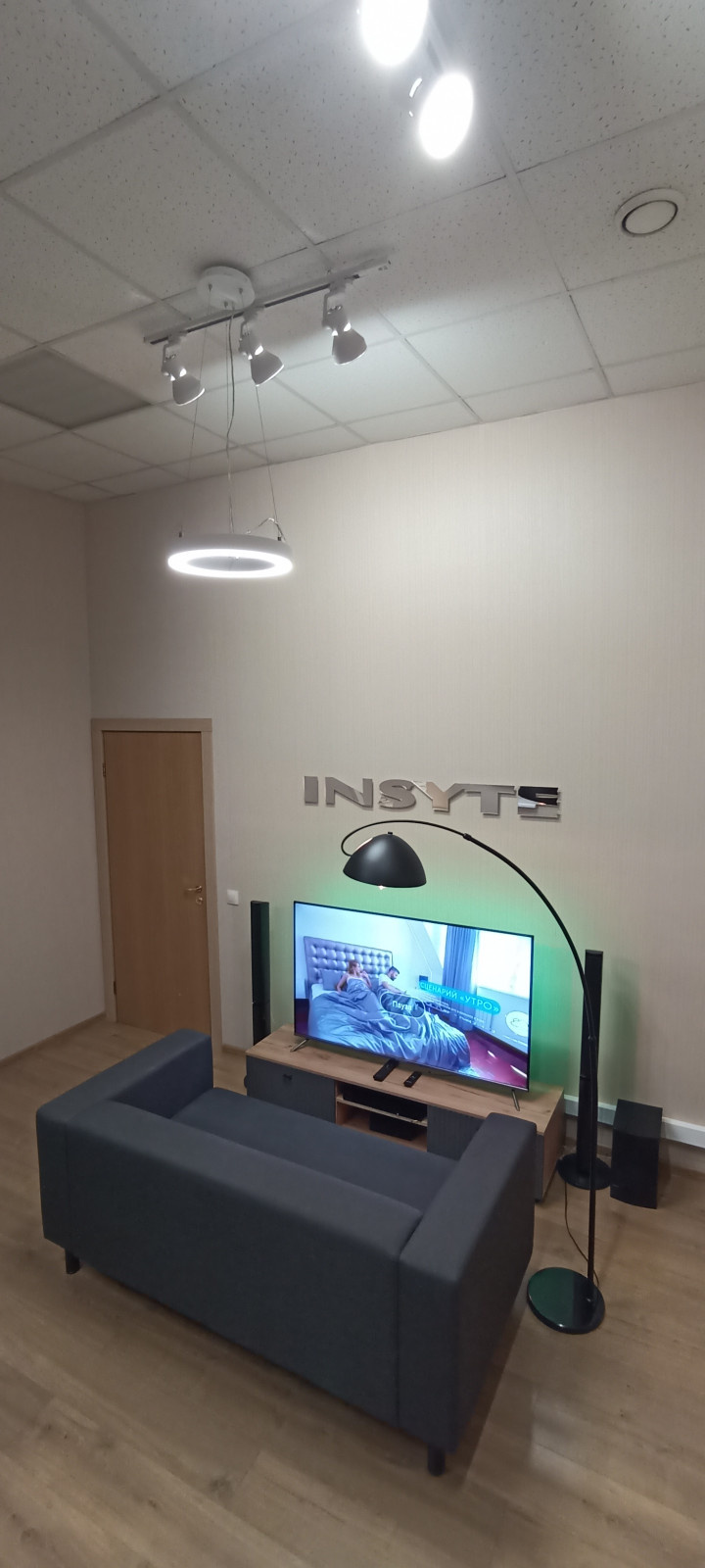 Шоурум на Выборгской набережной