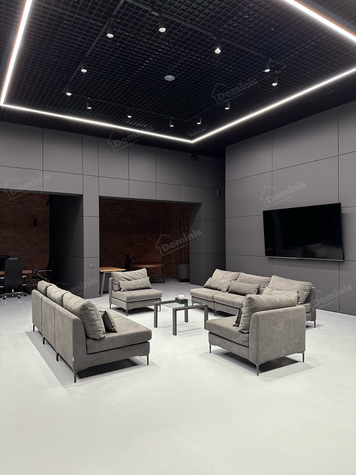 Меблировка автосалона на Васильевском острове