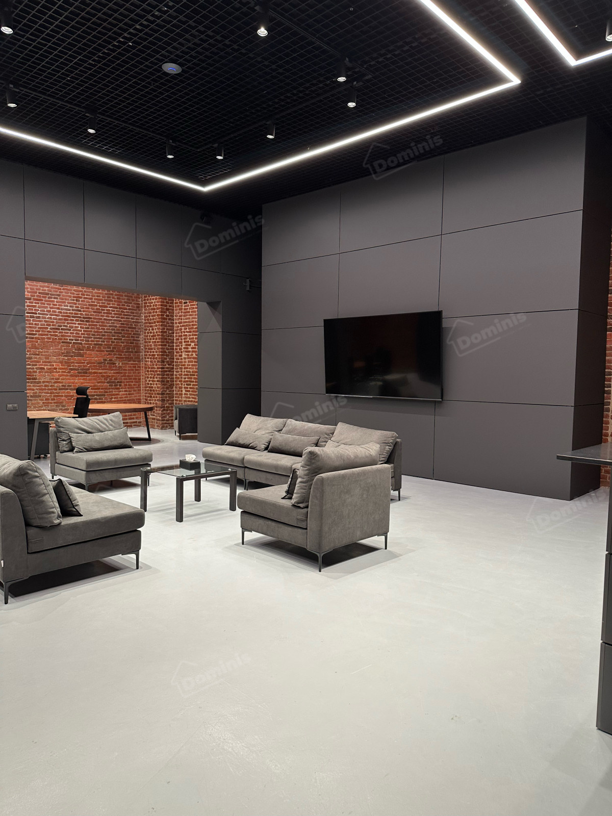 Меблировка автосалона на Васильевском острове