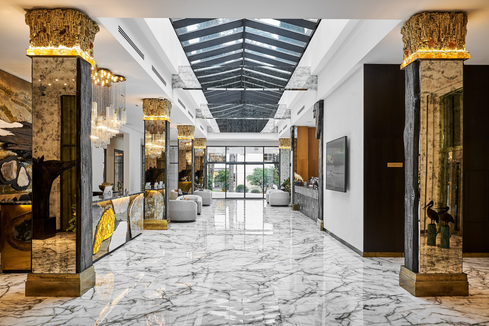 Оформление фойе отеля | LUCIANO HOTEL & SPA, Сочи