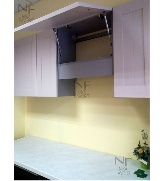 MODERN KITCHEN WITH VENEERED FRONTS