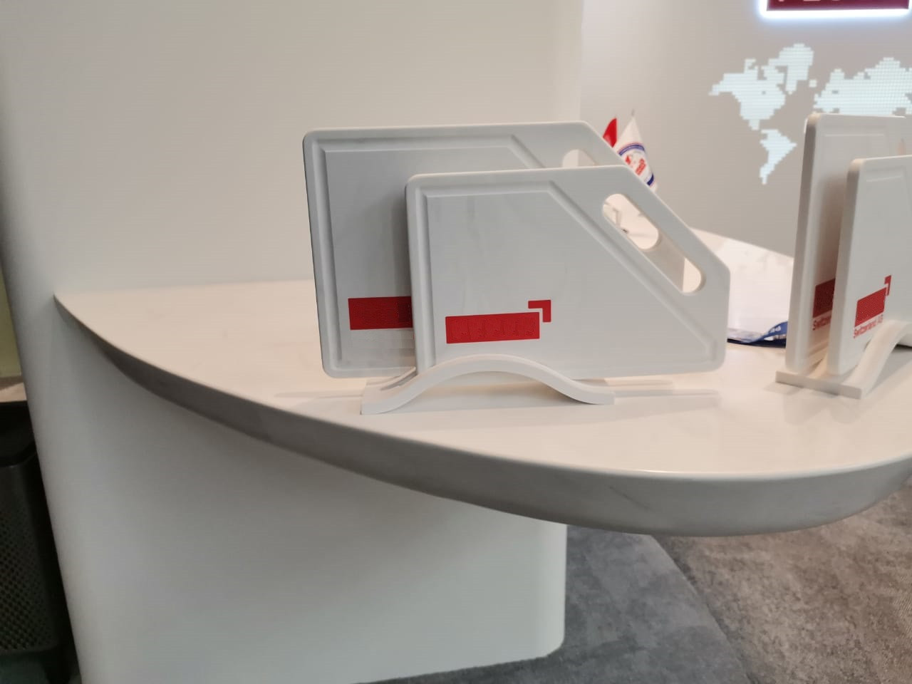 Обложка проекта: Стойка ресепшн