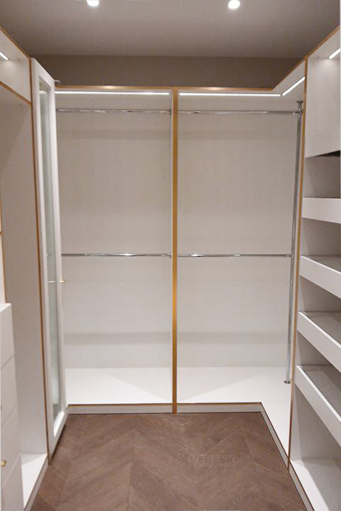 Гардеробные с подсветкой