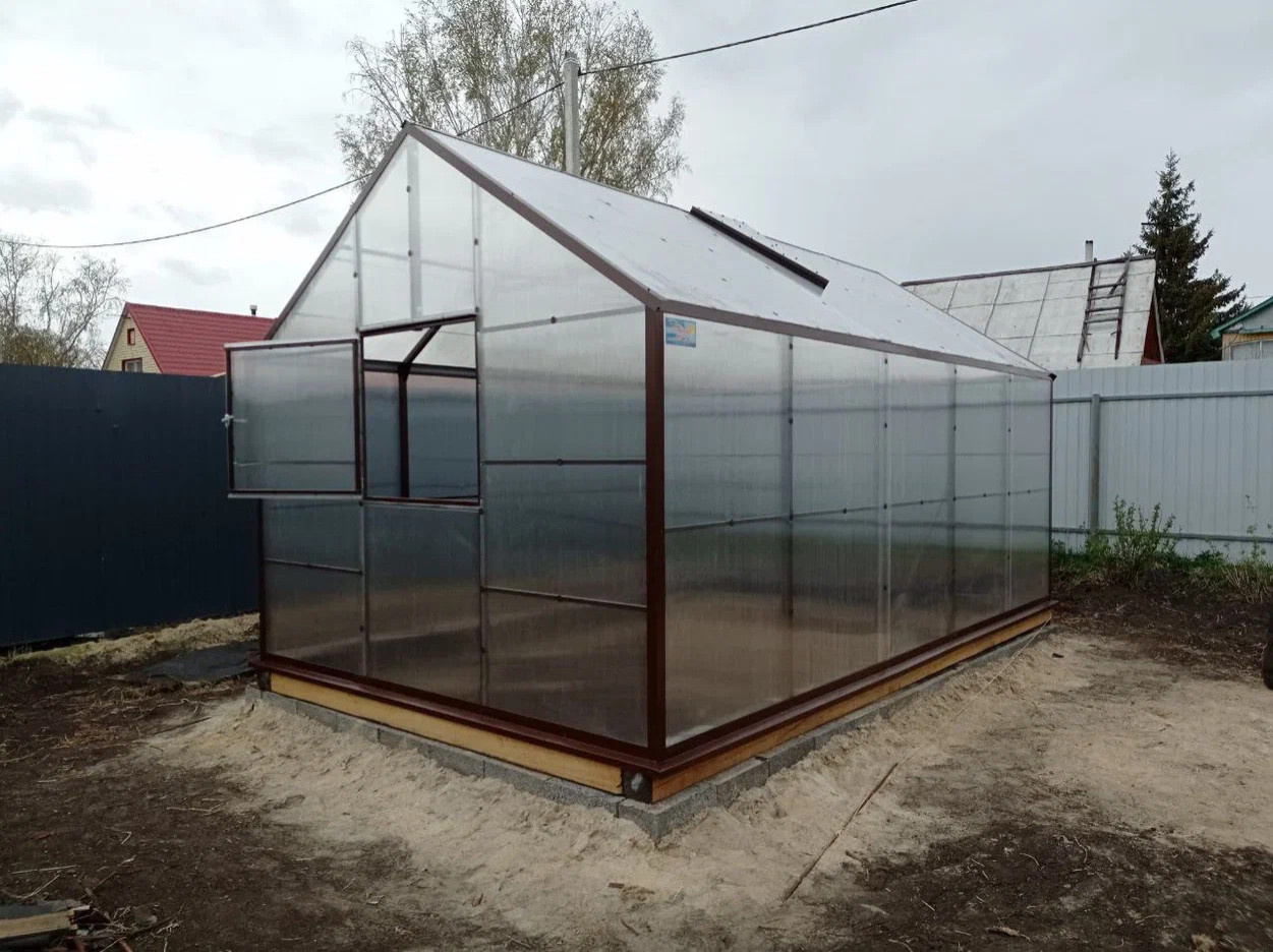 Теплица Уральская Легенда