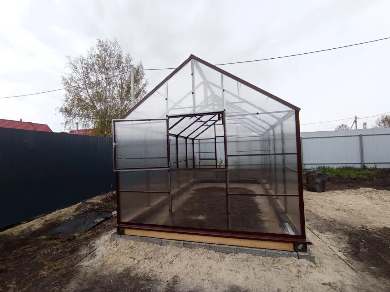 Теплица Уральская Легенда