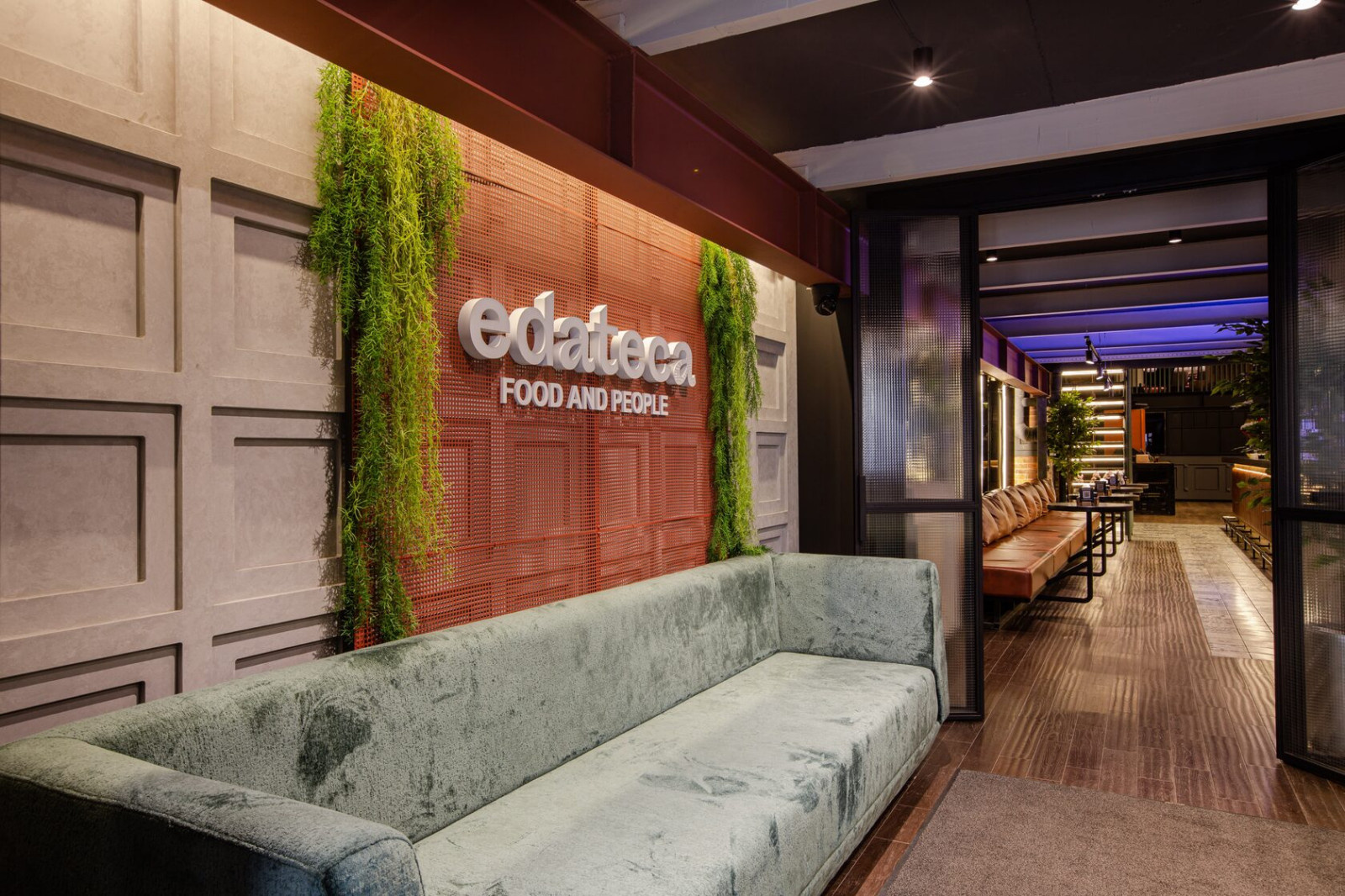 World Cuisine Restaurant "EDATECA"