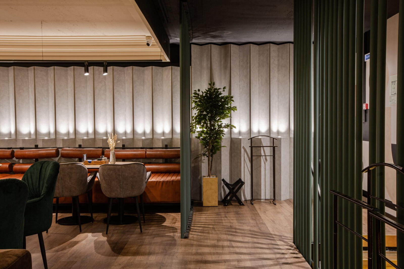 World Cuisine Restaurant "EDATECA"