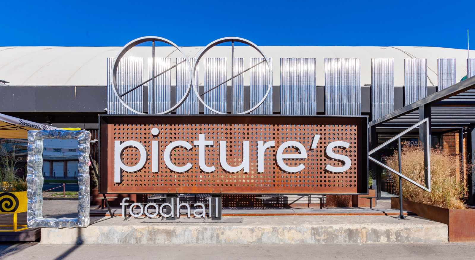 Summer terrace of the foodhall "PICTURES"