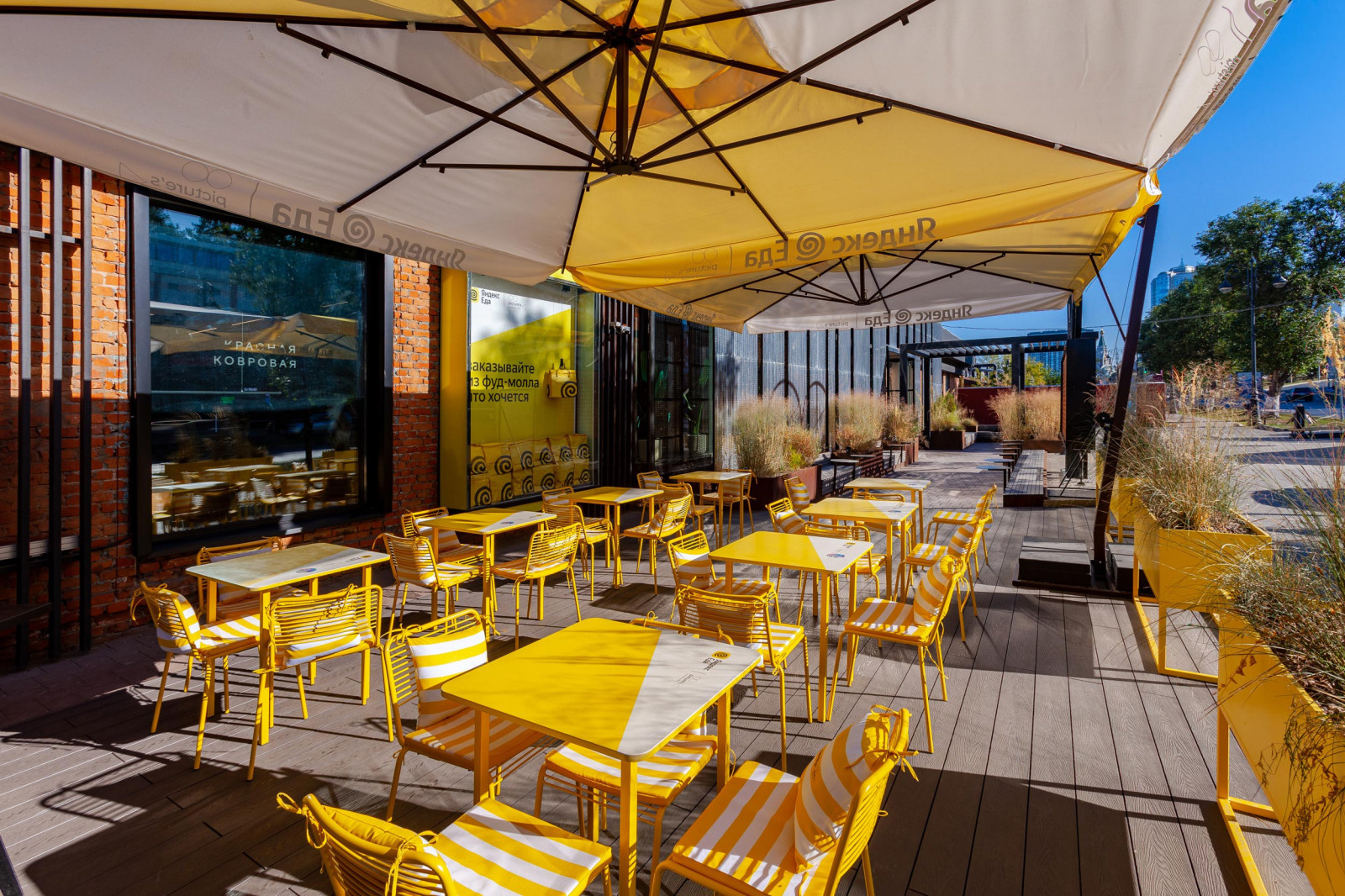 Summer terrace of the foodhall "PICTURES"