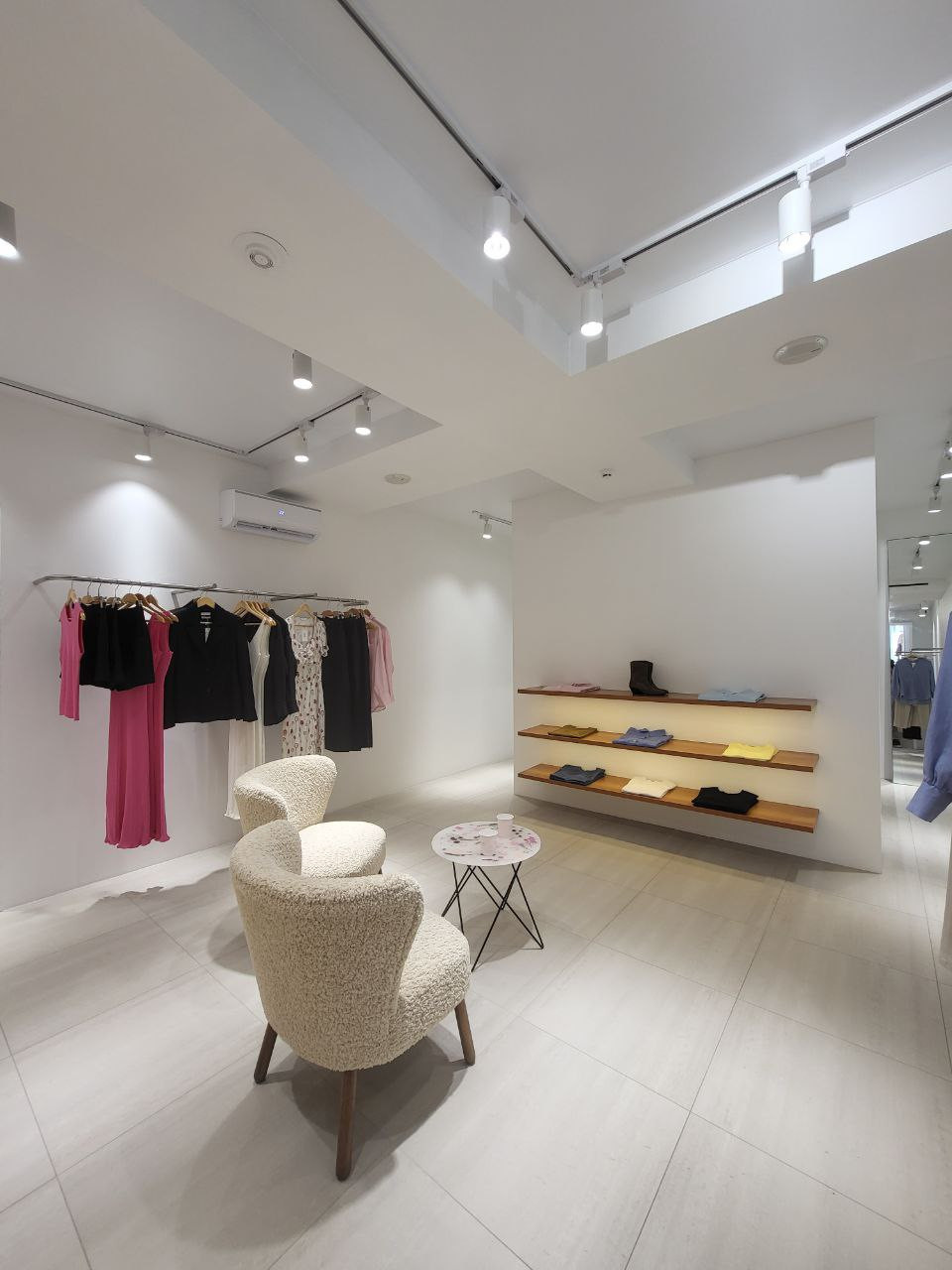 Магазин одежды «Nude Story