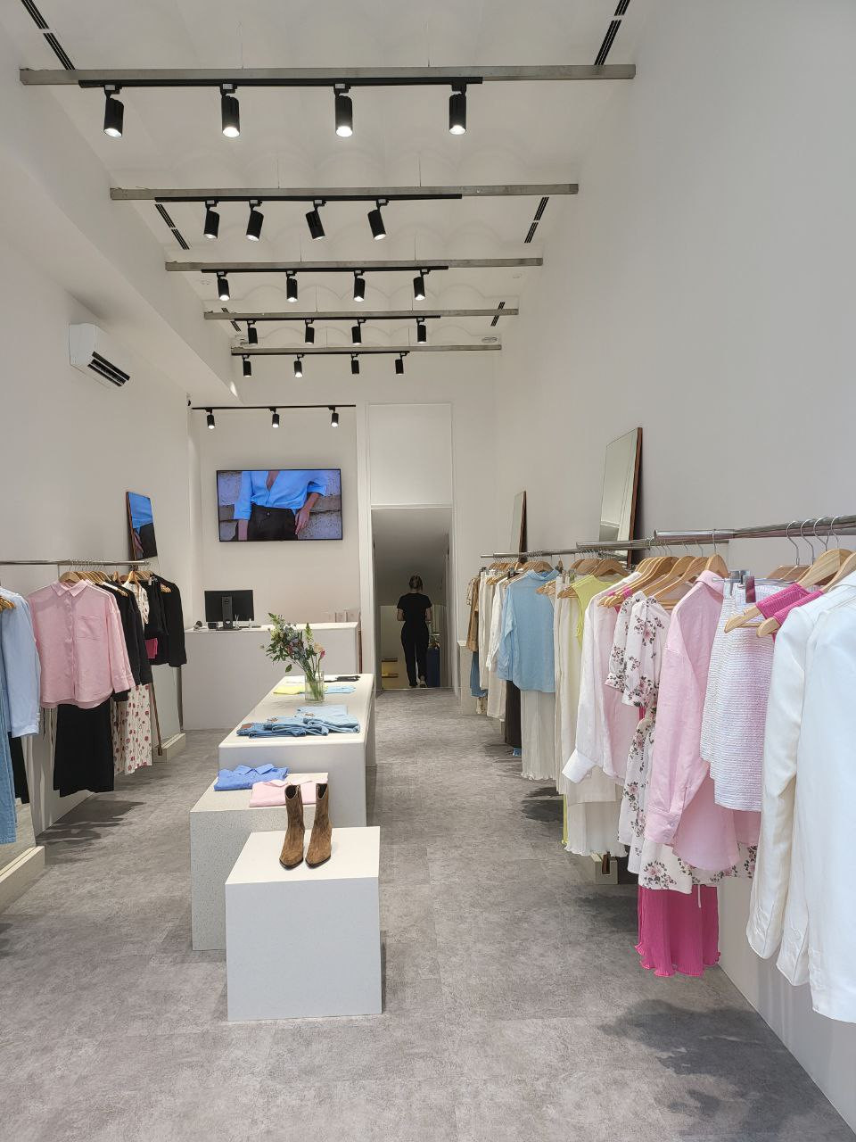 Магазин одежды «Nude Story