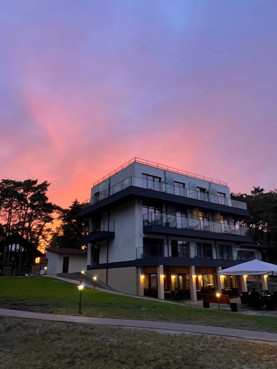 ГОСТИНИЧНЫЙ КОМПЛЕКС В ПОС. ЛЕСНОЙ НА КУРШСКОЙ КОСЕ | 2023