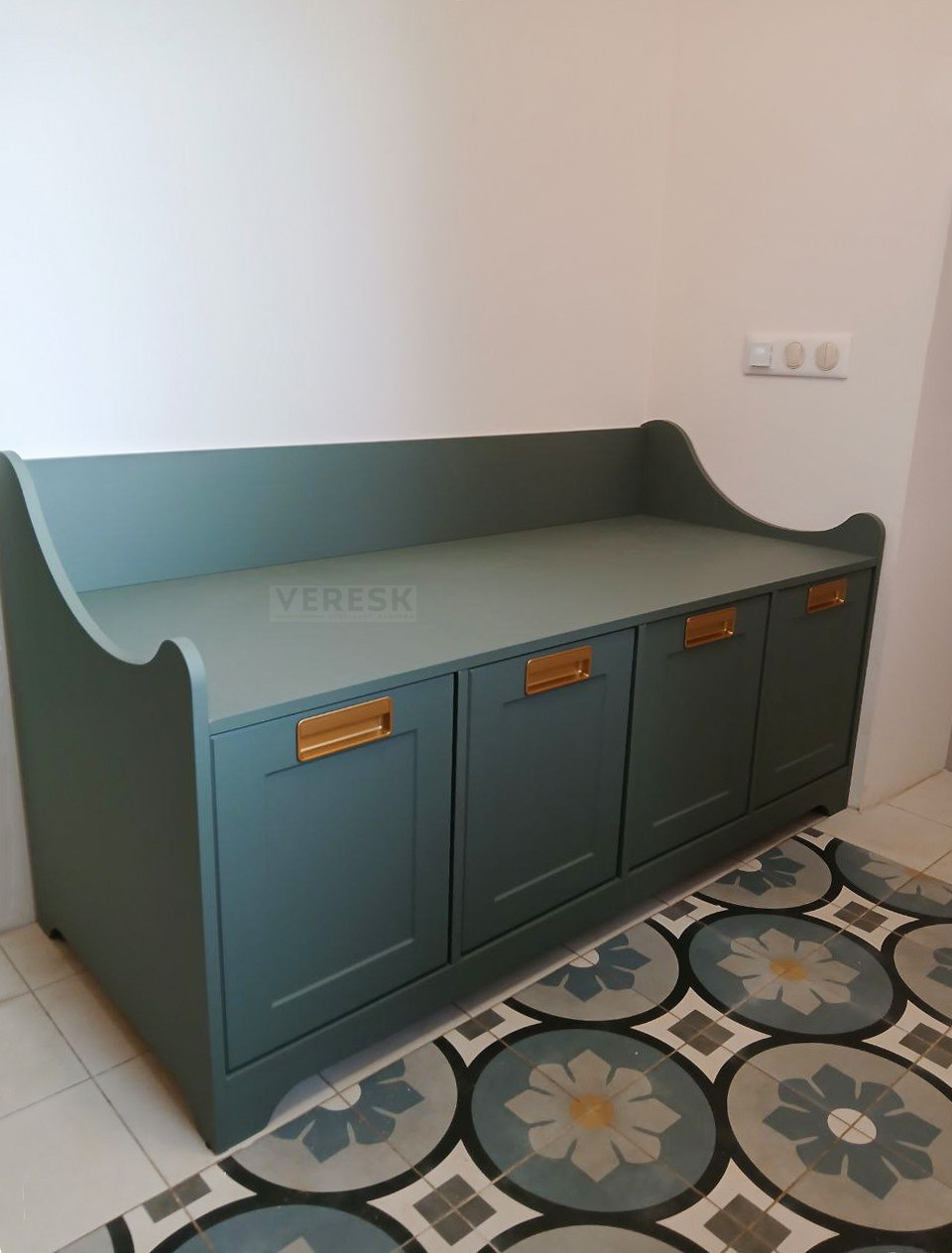 Тумбы и комоды