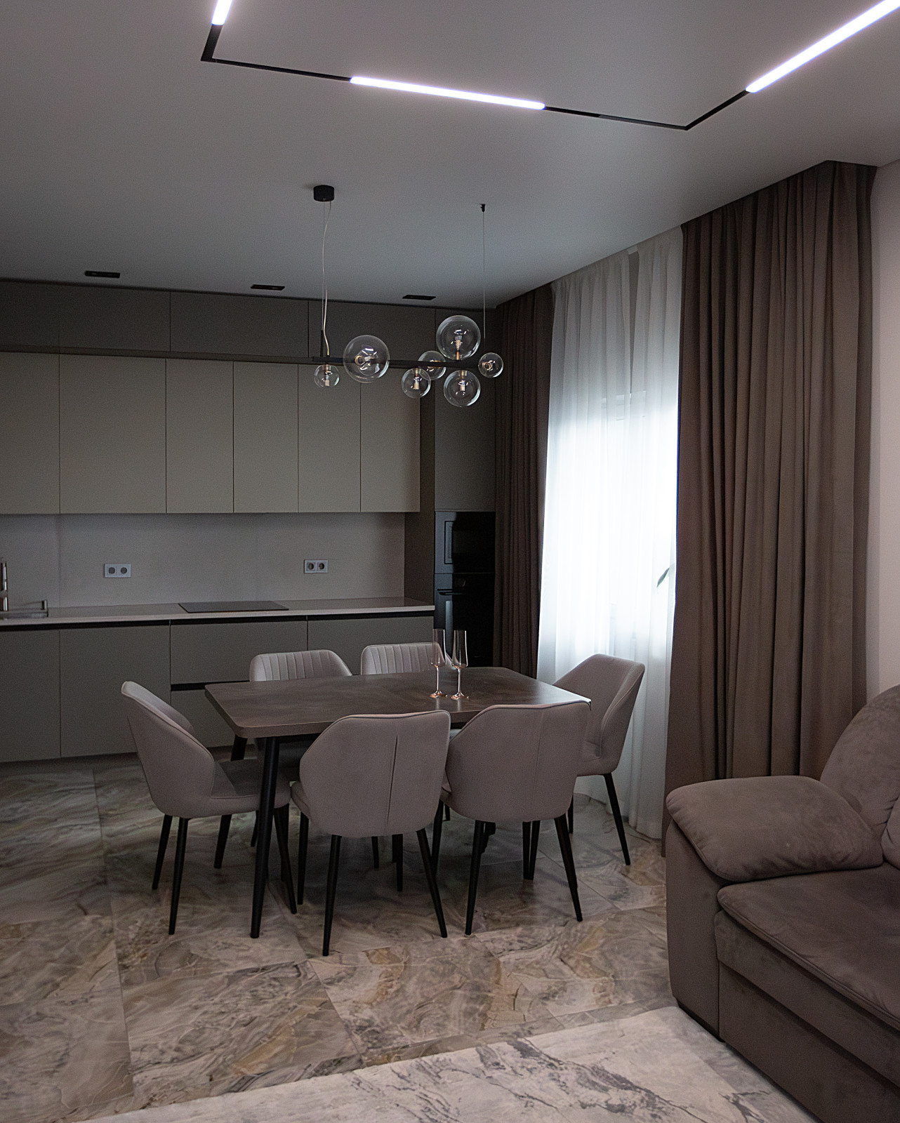 Дизайн-проект трехкомнатной квартиры. Фото после реализации