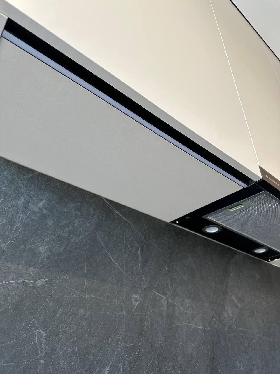 Кухня в современном стиле