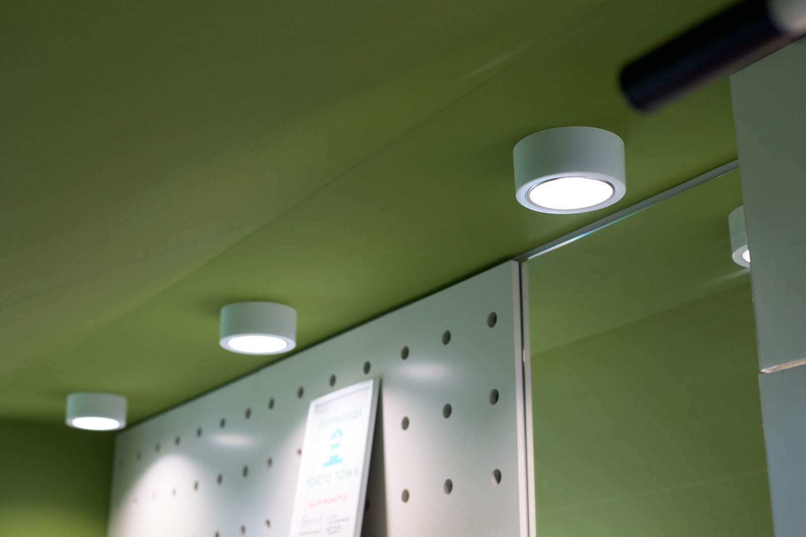 Накладной точечный светильник 1070 GX53 WH белый