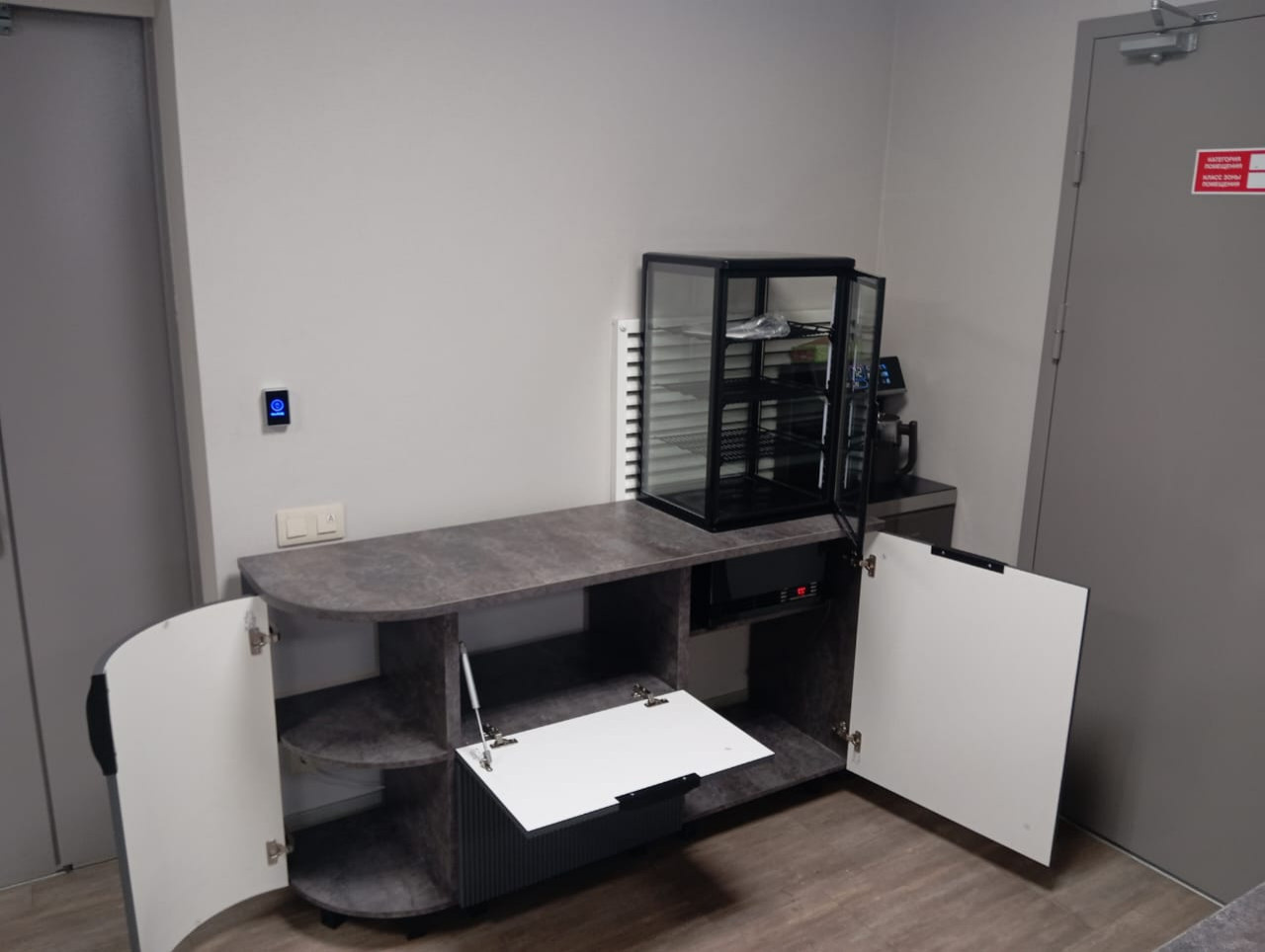 Барная стойка на металлокаркасе