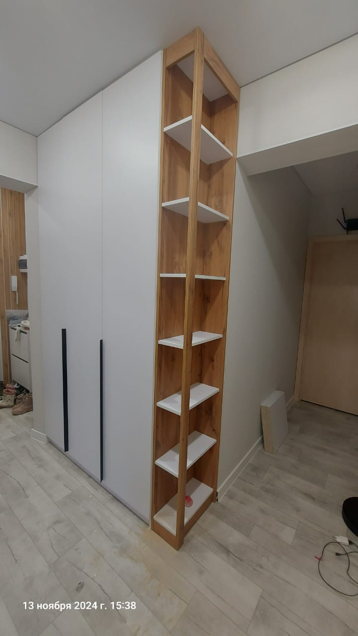 Шкаф распашной