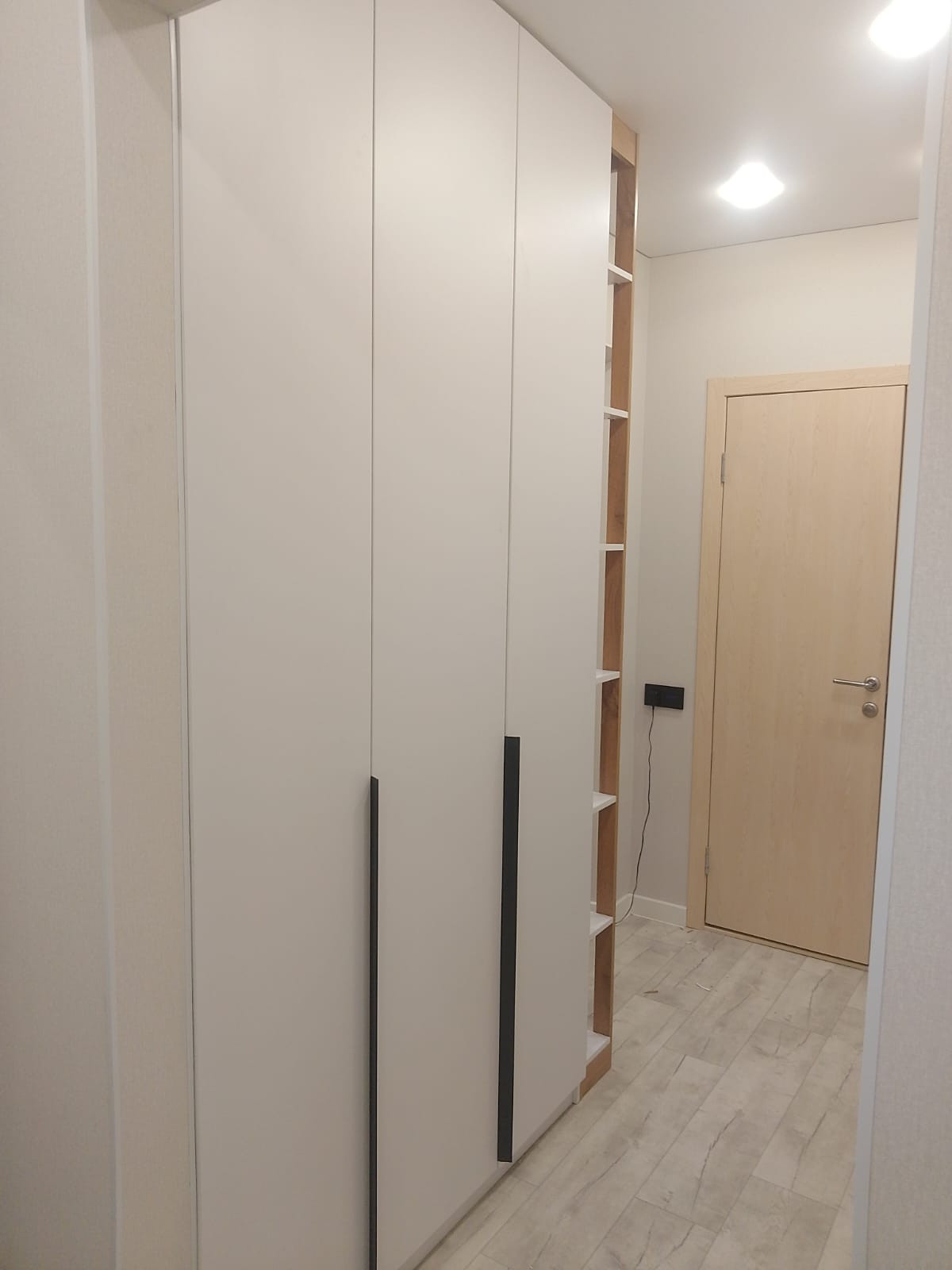 Шкаф распашной