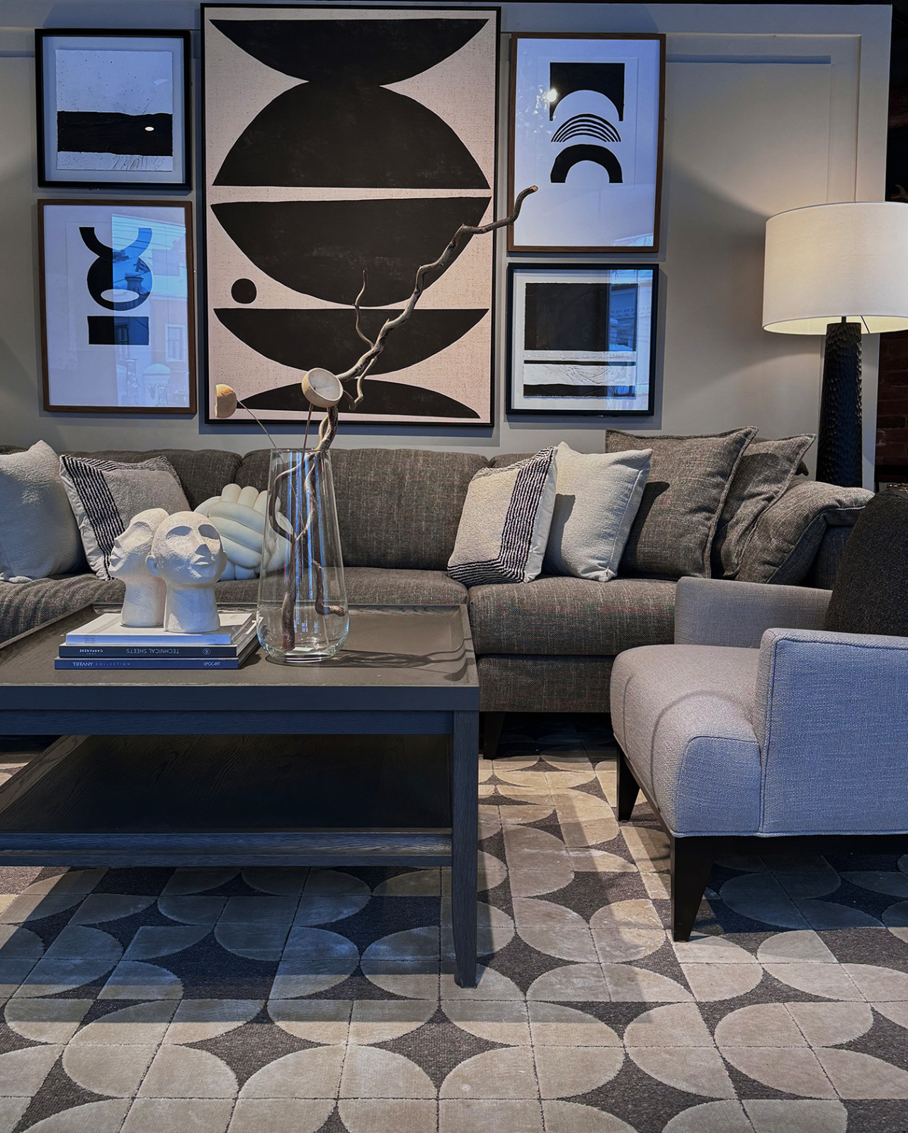 Оформление мебельного шоу-рума