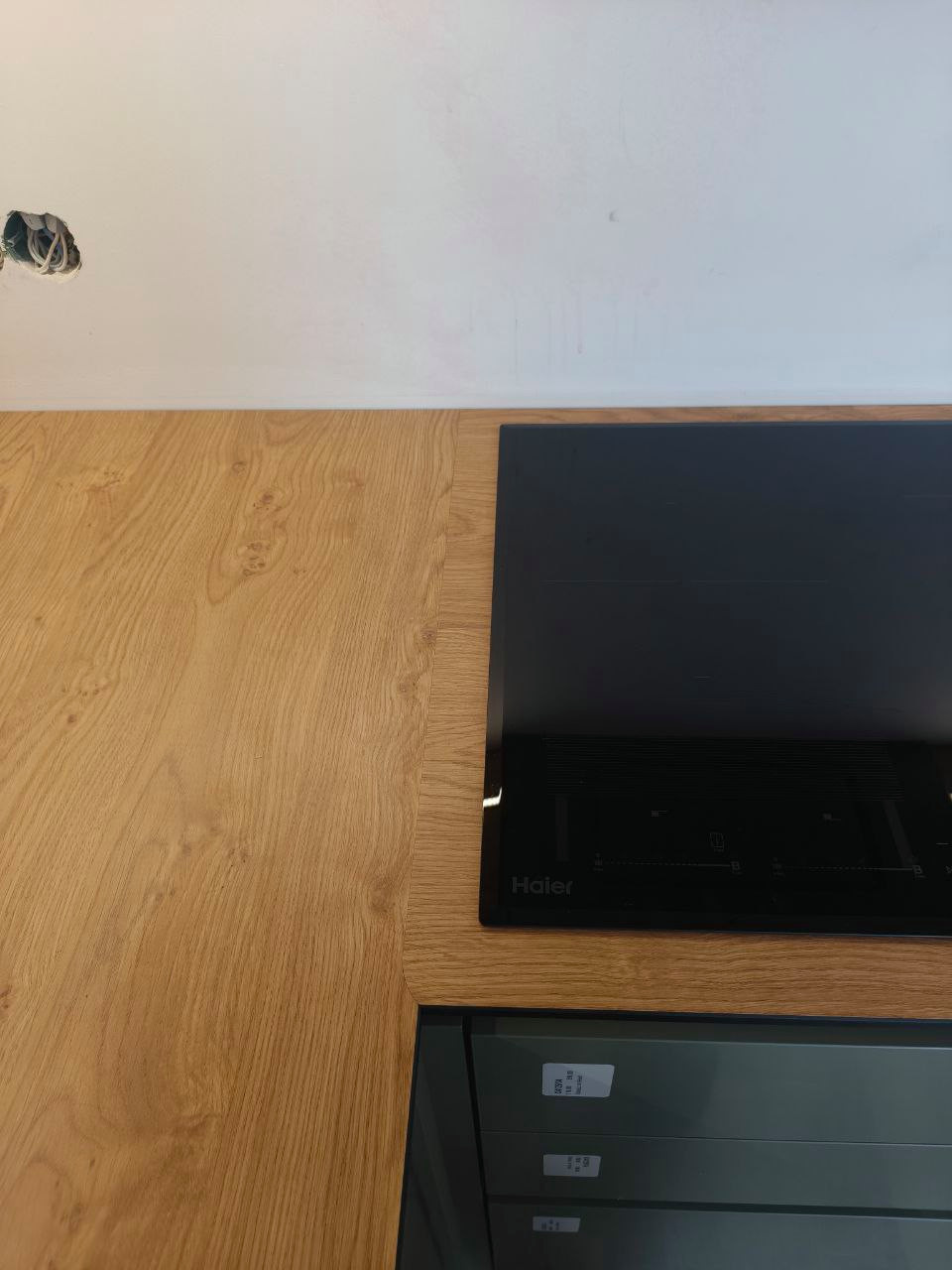 Угловая столешница из компакт-пластика