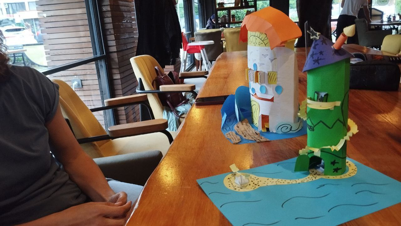 Занятие по архитектуре для семьи в городе Алания, Турция