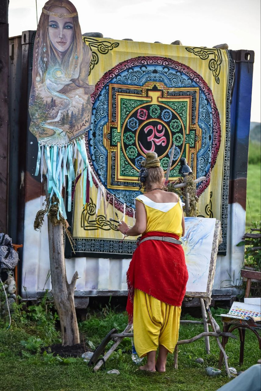 Потоковое рисование во время фестиваля "Звучи и слушай" 2023