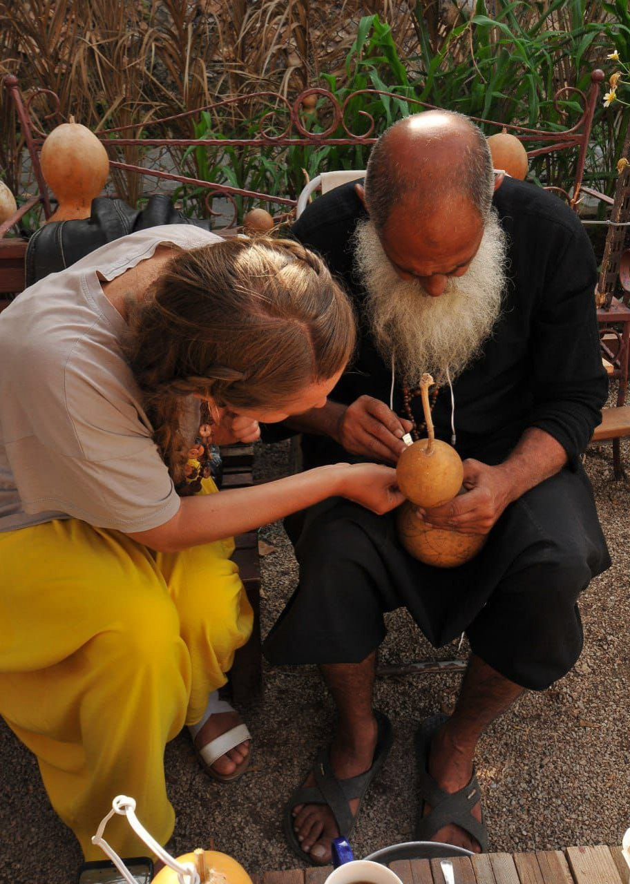 Обучение мастерству создания ламп из тыкв лагенарий у мастера Амита Чаглара, Тур