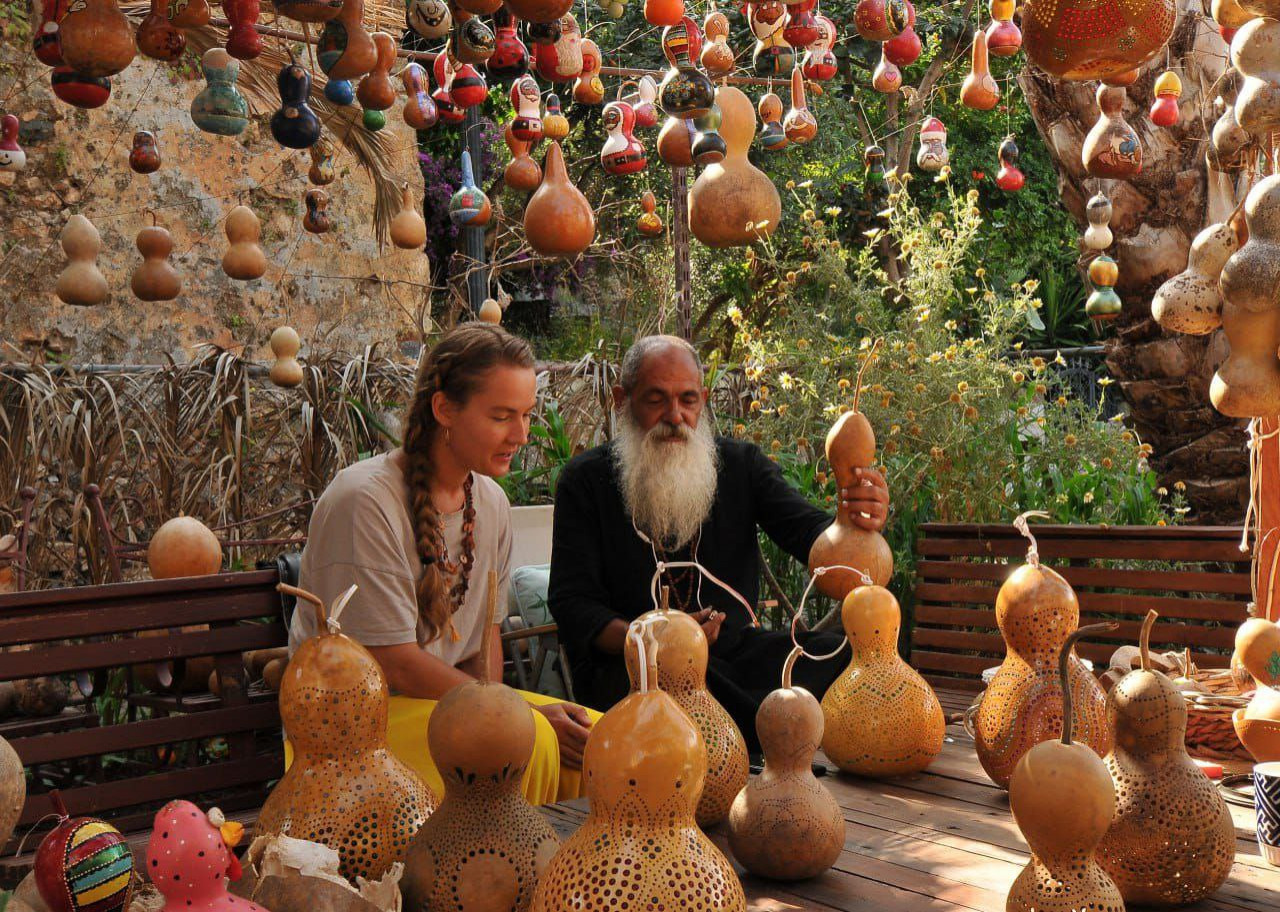 Обучение мастерству создания ламп из тыкв лагенарий у мастера Амита Чаглара, Тур