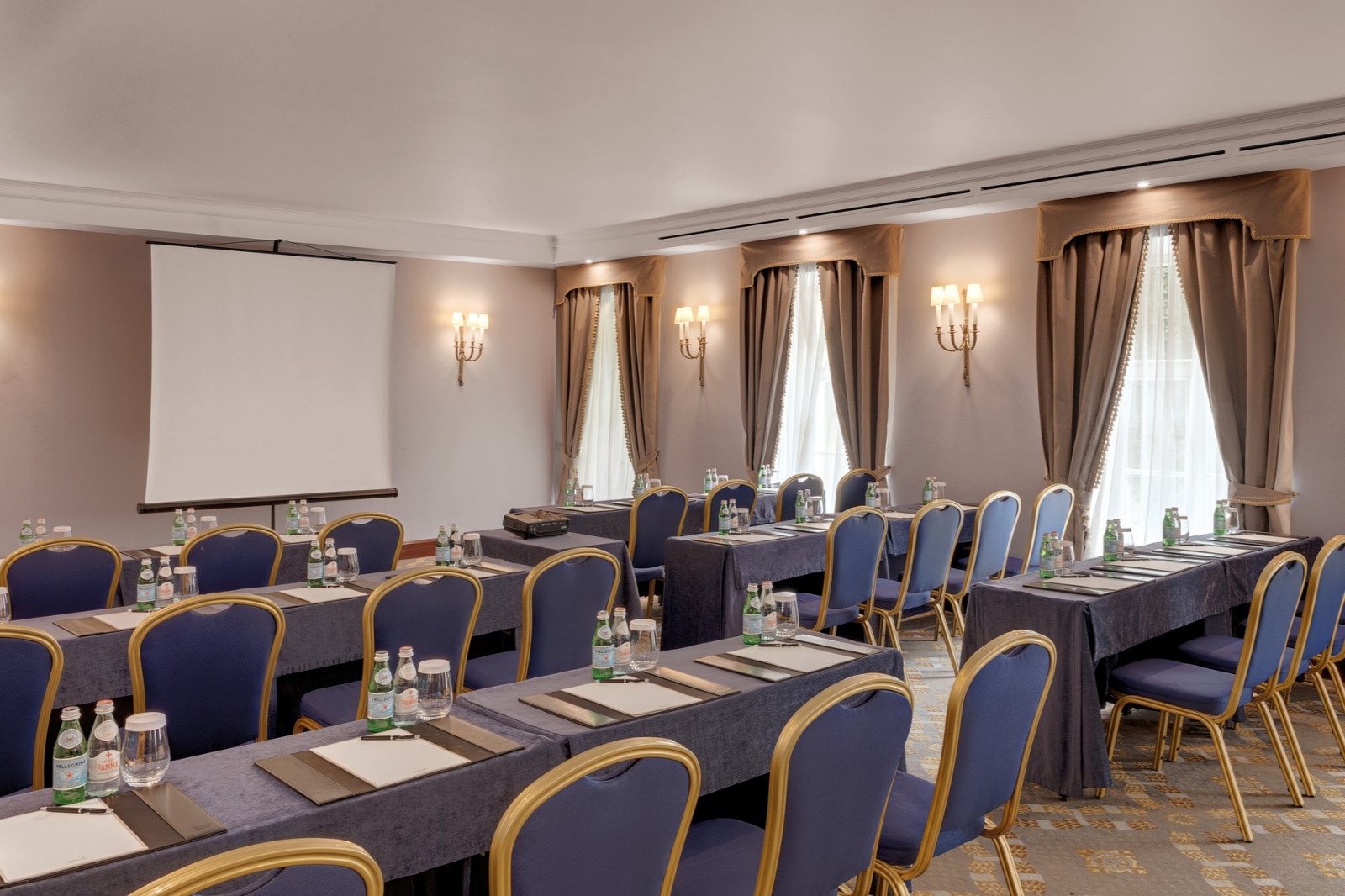 ГОСТИНАЯ "ГРИБОЕДОВ" ГРАНД ОТЕЛЬ МОЙКА 22