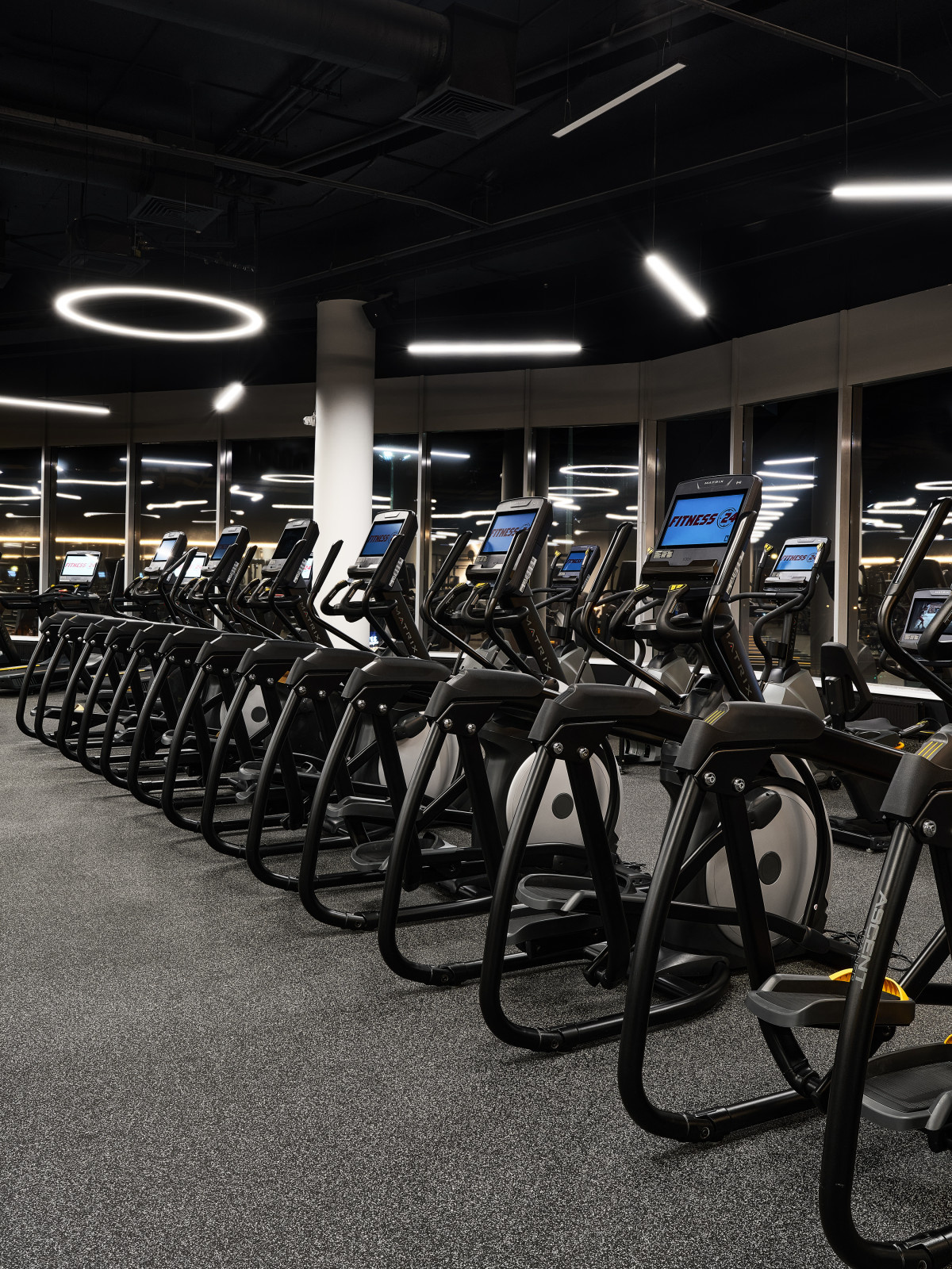 Фитнес-клуб Fitness 24. Санкт-Петербург